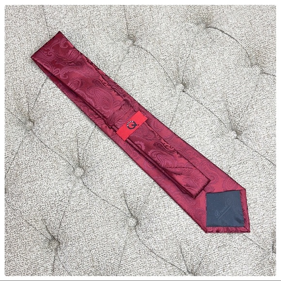 😎Handsome Red on Red Mens Tie😎 - Picture 3 of 10